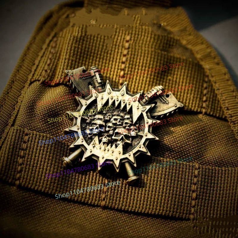 Broche Emblème 40K Burning Gal - Anime Merchandise For Men avis et prix